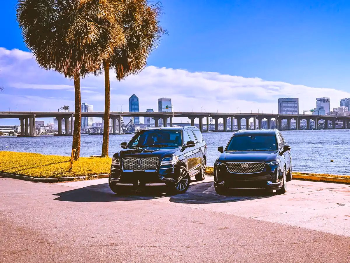 Lincoln Navigator L Reserve from the Unique Corporate Limos chauffeured fleet in Jacksonville