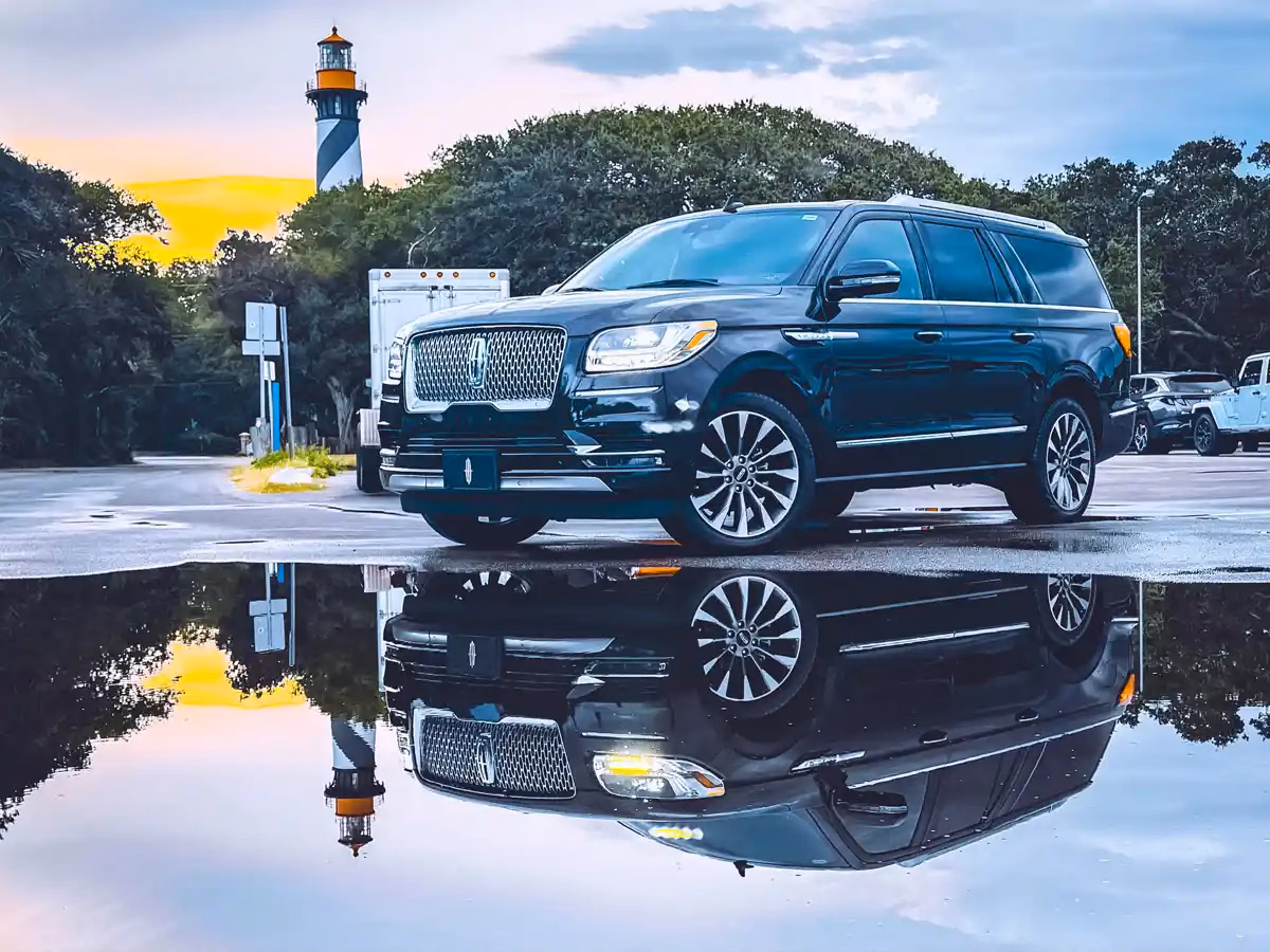 Unique Corporate Limos black Lincoln Navigator, a six-passenger luxury SUV used for chauffeured transportation in St. Augustine, Florida